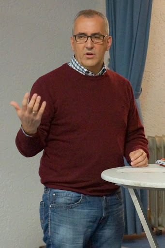 Herr Hausmann (SPD), Fraktionsvorsitzender und Bürgermeisterkandidat